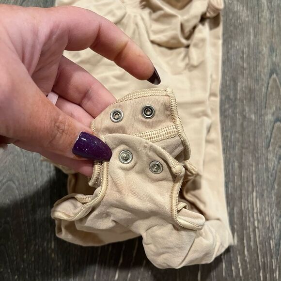 NWOT Skims Seamless Sculpt Brief Bodysuit Sleeveless Scoopneck Stretch Cream S/M - Picture 2 of 4